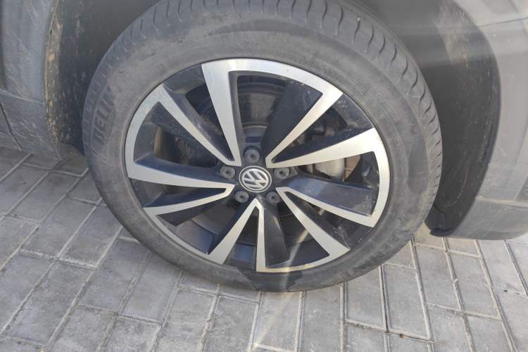 Used Volkswagen Tharu 2019 330TSI Four-Wheel Drive Luxury Edition China VI Standard Right Front Wheel Hub