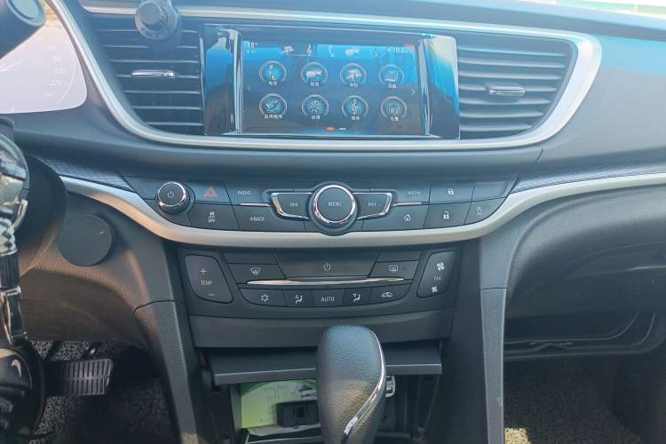 Used Buick Excelle GX 2019 18T Automatic Connected Elite Model China V Standard Audio And AC Panel