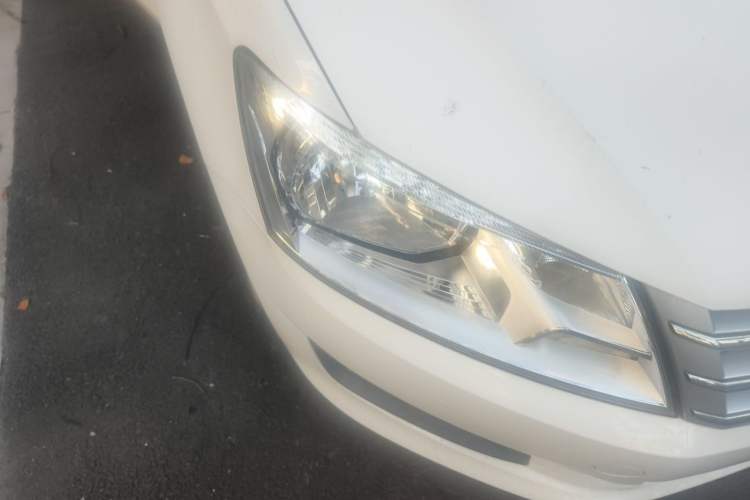 Used Volkswagen Santana 2015 1.6L Manual Comfort Edition