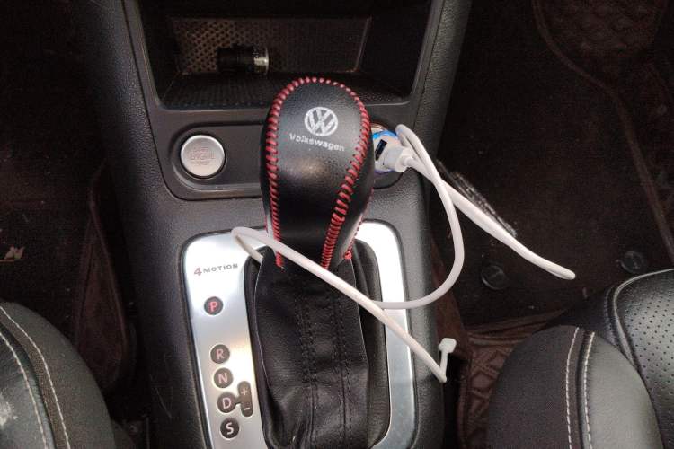 Used Volkswagen Tiguan 2016 300TSI Automatic All-Wheel Drive Luxury Edition Gear Lever