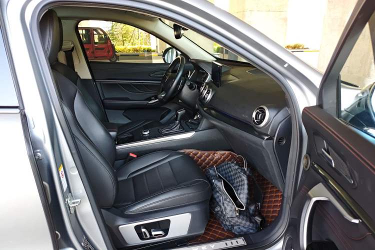 Used Wey VV5 2017 2.0T Ultra-Luxury Version
