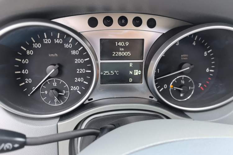 Used Mercedes-Benz M-Class 2010 ML 300 4MATIC Instrument Cluster