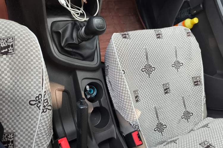 Used Wuling Hongguang V 2022 1.5L Jingqu Edition Electric-Assist LAR Gear Lever