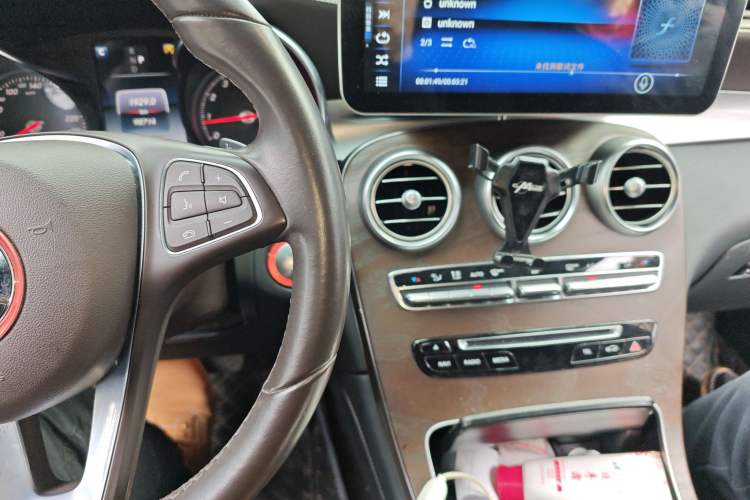 Used Mercedes-Benz GLC 2018 GLC 300 4MATIC Sport Edition Audio And AC Panel