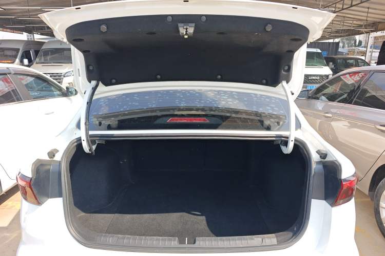 Used Geely Auto Emgrand 2022 4th Generation 1.5L CVT Flagship Model Trunk