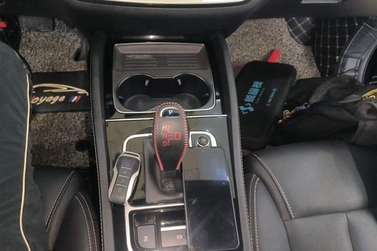 Used BYD Song MAX 2021 Upgraded Model 1.5T Automatic Luxury 7-Seater Gear Lever