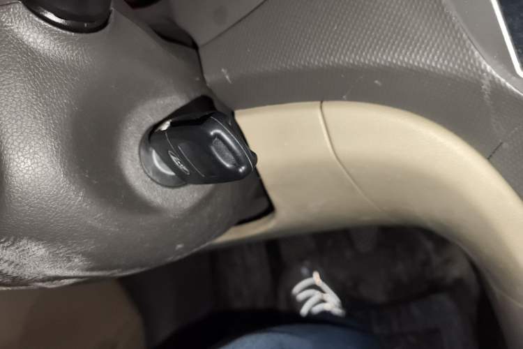 Used Hyundai Verna (older generation) 2010 Sedan 1.4L Manual Comfort GS Vehicle Key