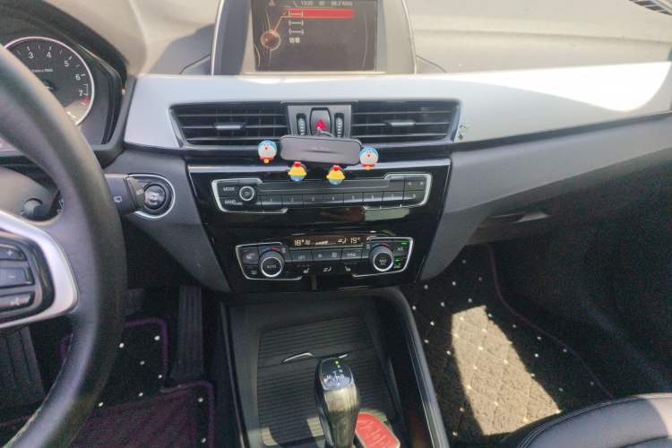 Used BMW X1 2016 sDrive18Li Premium Edition Audio And AC Panel