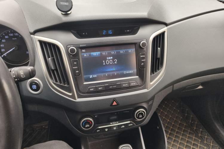 Used Hyundai ix25 2015 1.6L Automatic Two-Wheel-Drive Deluxe DLX Model
