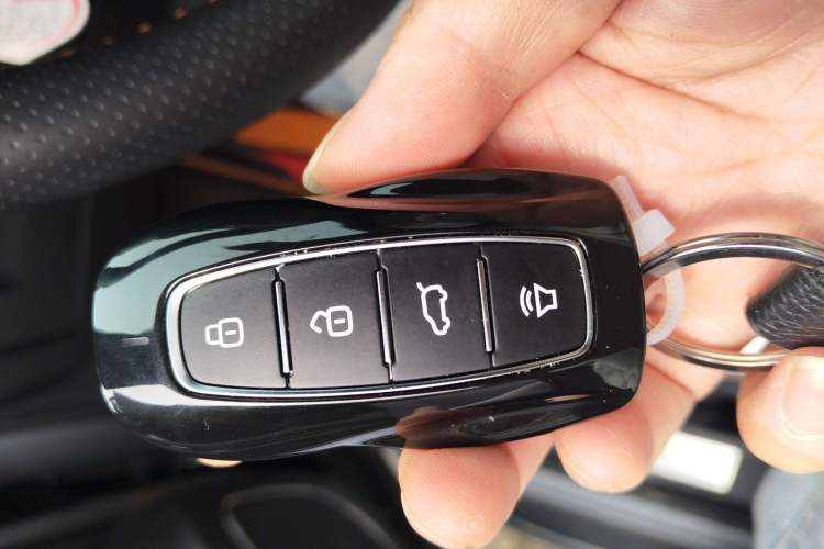 Used Ford Equator 2023 EcoBoost 225 Obsidian Orange Edition Prestige 7-Seater (2/2/3) Vehicle Key