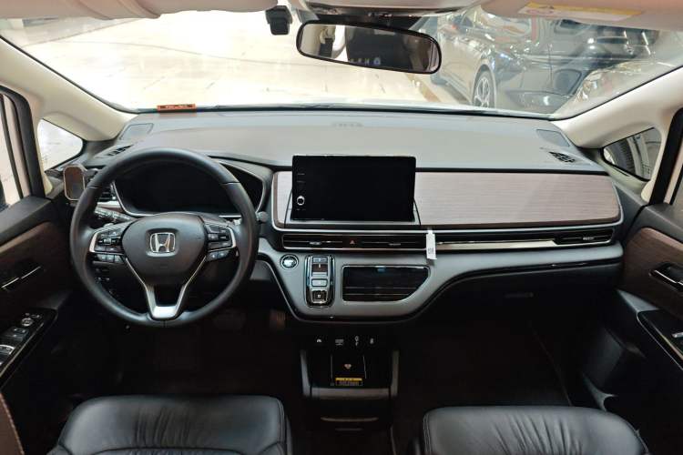 Used Honda Odyssey 2024 2.0L eHEV Sharp·Leading Edition Center Console