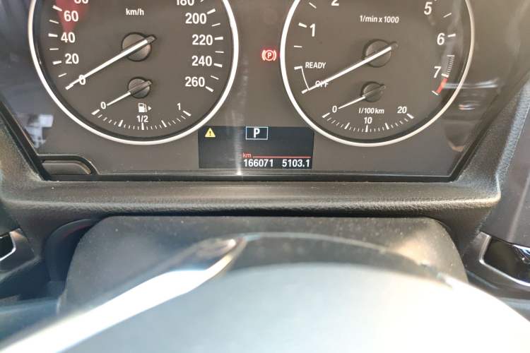 Used BMW 1 Series 2017 118i Sport Edition Odometer Close Up