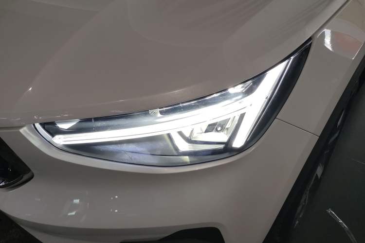 Used Volvo XC40 2024 B4 4x4 Smart Luxury Edition
