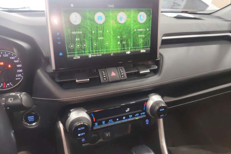 Used Toyota Wildlander 2022 2.0L CVT Two-Wheel Drive Luxury PLUS Edition Audio And AC Panel