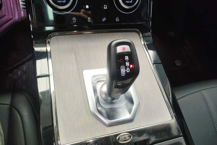 Used Land Rover Range Rover Evoque 2021 Range Rover Velar 249 PS R-Dynamic S Performance Edition