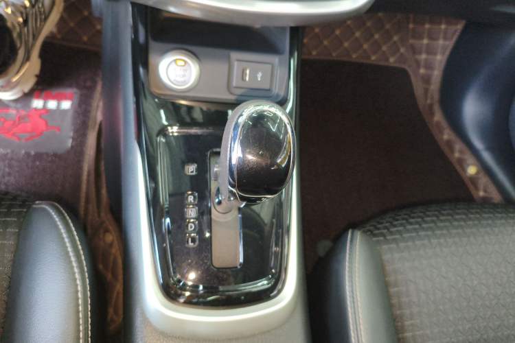 Used Nissan Tiida 2020 1.6L CVT Smart Drive Edition Gear Lever