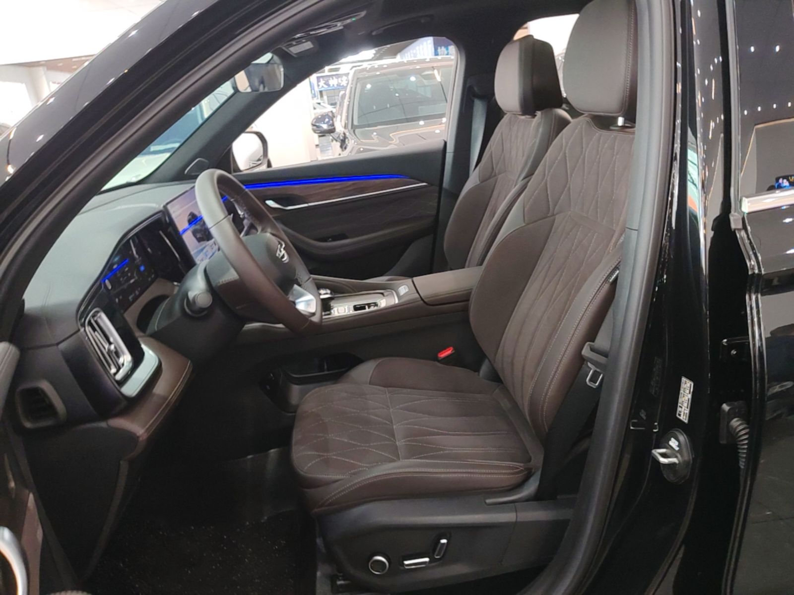 Geely Auto Monjaro L 2026 Model Oriental Yao 2.0TD Automatic Lanxing Edition — снимка 17