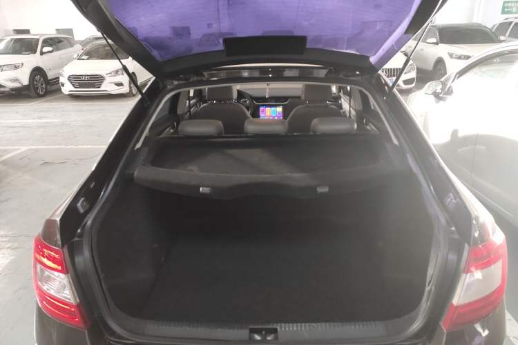 Used Skoda Octavia 2015 1.6L Manual Yijie Edition
