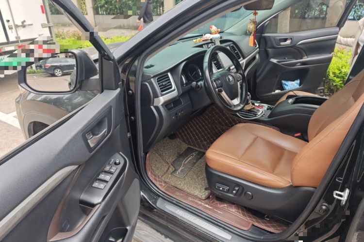 Used Toyota Highlander 2018 2.0T Four-Wheel Drive Knight Edition 7 Seats China VI Standard Driver Seat