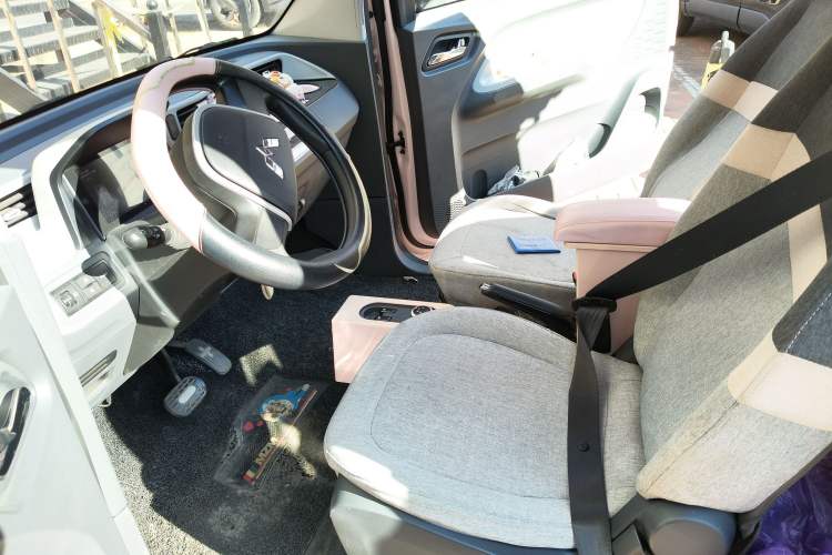 Used Wuling Hongguang MINIEV 2022 Macaron Premium Model – Lithium Ternary Battery