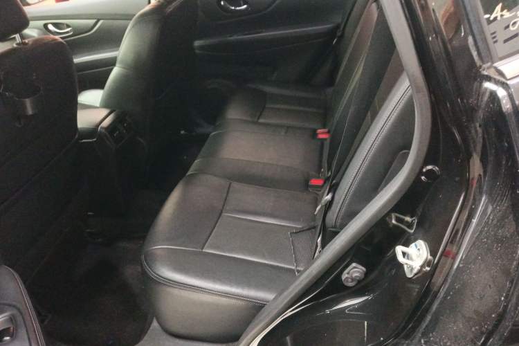 Used Nissan X-Trail 2015 2.0L CVT Comfort MAX Edition 2WD