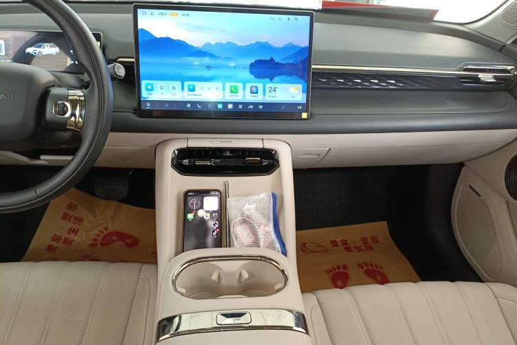 Used AION RT 2025 650 LiDAR Edition Audio And AC Panel