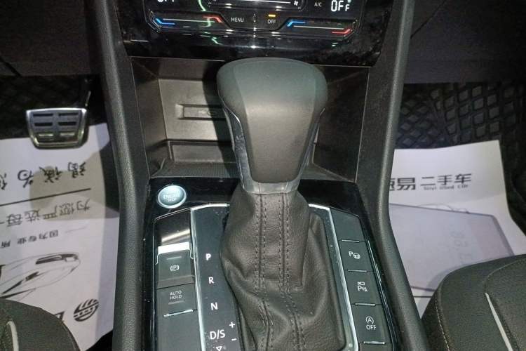 Used Volkswagen Tiguan L 2022 330TSI Automatic Two-Wheel Drive R-Line Enhanced Edition Gear Lever