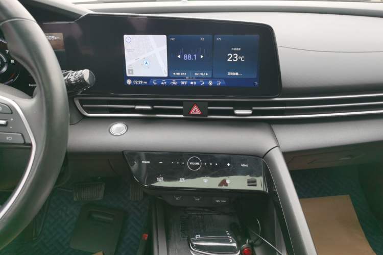 Used Hyundai Elantra 2021 1.5L CVT LUX Prestige Edition Audio And AC Panel