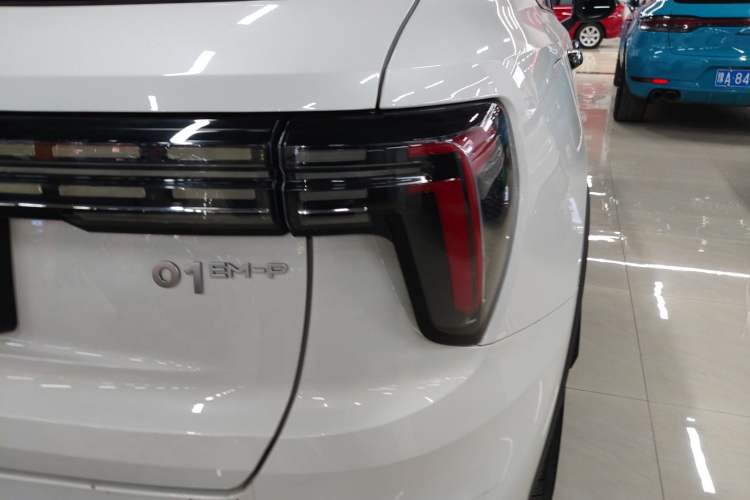 Used Lynk & Co 01 EM-P 2023 1.5TD EM-P PM Exterior 6