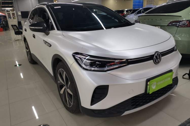 Used Volkswagen ID.4 CROZZ 2021 Long-Range PRO Two-Wheel Drive Version Front Right 45 Deg