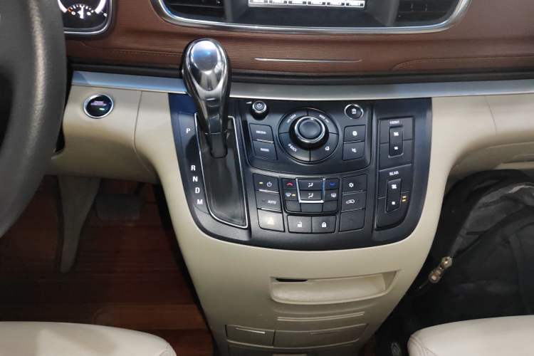 Used Buick GL8 2018 28T Comfort Model China VI Standard