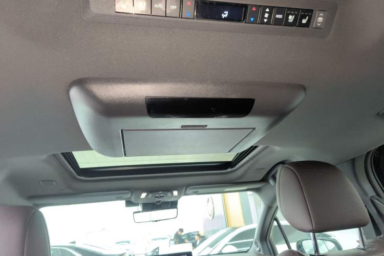 Used Toyota Granvia 2023 2.5L Hybrid Flagship VIP Edition Headliner