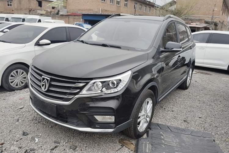 Used Baojun 560 2017 1.5T Manual Comfort Version 7 Seats