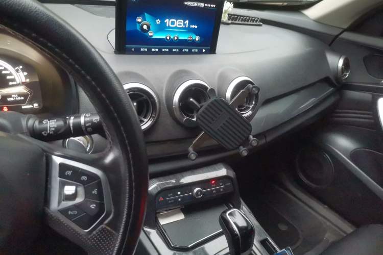 Used Wey VV7 2017 2.0T Ultra-Luxury Version
