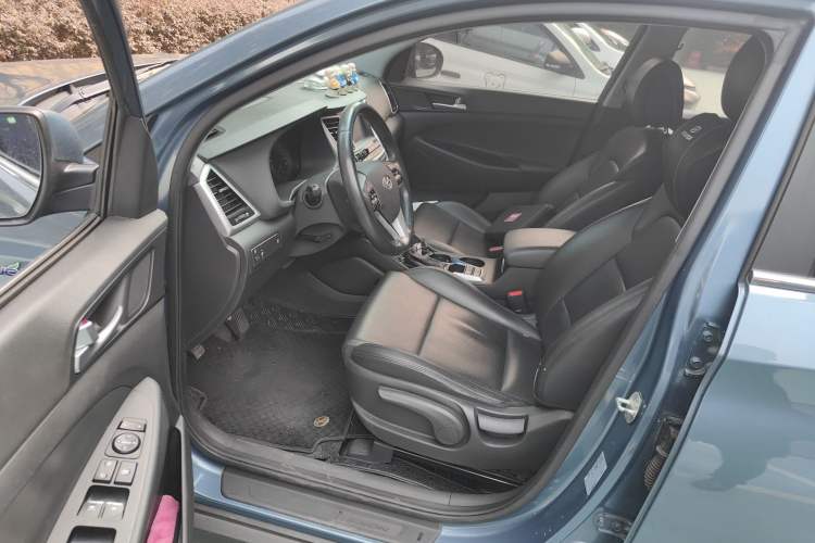 Used Hyundai Tucson 2015 1.6T Dual-Clutch Two-Wheel-Drive Smart Model Driver Seat