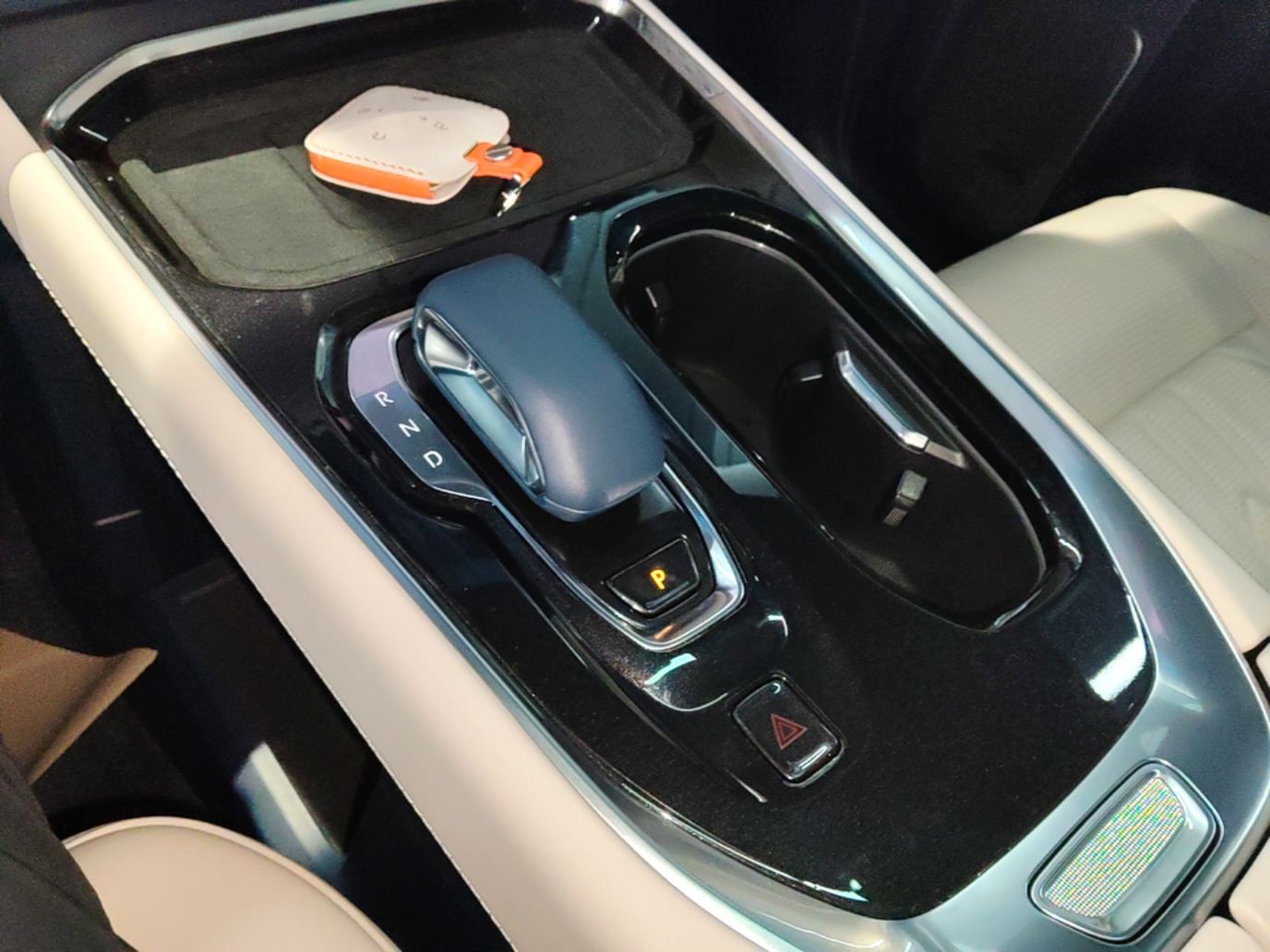 Zeekr 009 2024 Six-Seat Executive Version 4WD 108 kWh — снимка 16