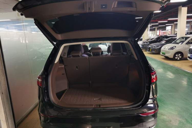 Used Volkswagen Viloran 2023 Revised Version 380TSI Luxury Edition Trunk