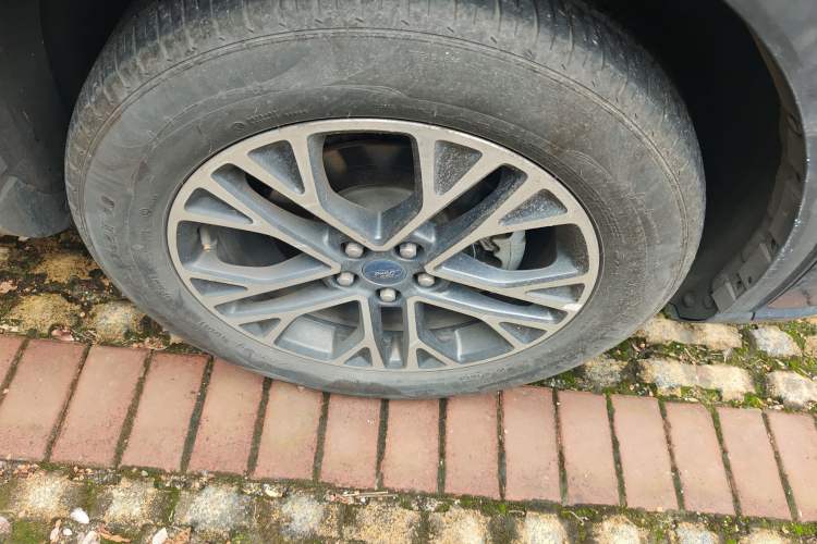 Used Ford Escape 2020 EcoBoost 245 Two-Wheel-Drive Titanium Edition
