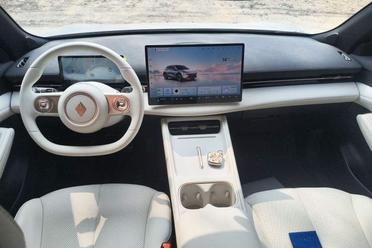 Used Baojun Yunhai 2024 600km Pure Electric Version Center Console