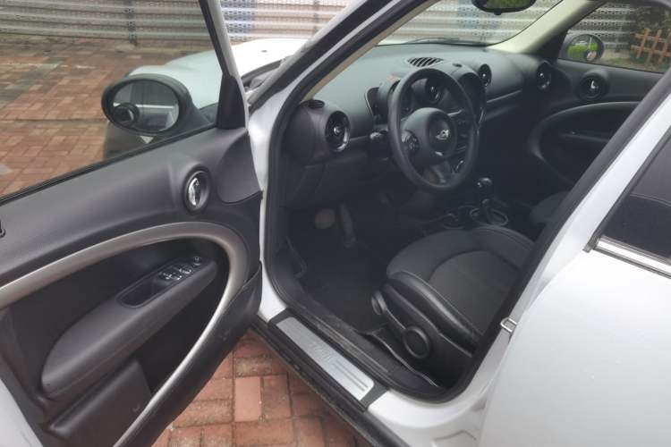Used MINI Countryman 2014 1.6L COOPER Fun Driver Seat