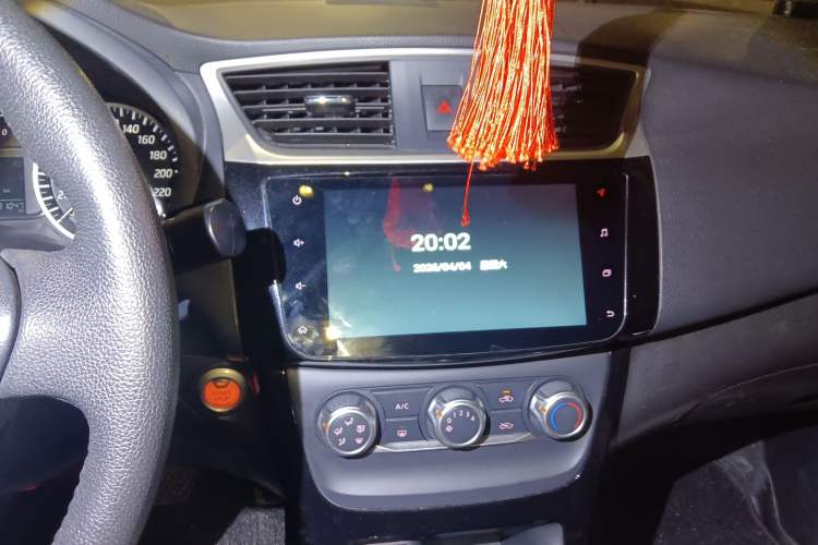 Used Nissan Sylphy 2019 1.6XV CVT Smart Connect Luxury Edition China VI Standard Audio And AC Panel