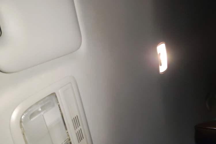 Used Honda Vezel 2015 1.5L manual two-wheel drive Comfort trim level Headliner