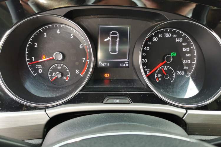 Used Volkswagen Touran 2016 Volkswagen Touran L 280TSI DSG Comfort Edition Odometer Close Up