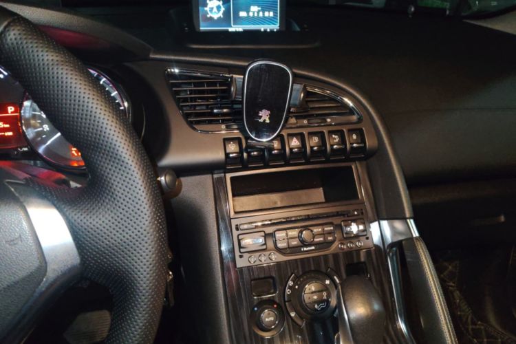 Used Peugeot 3008 2013 1.6THP Automatic Prestige Edition Audio And AC Panel