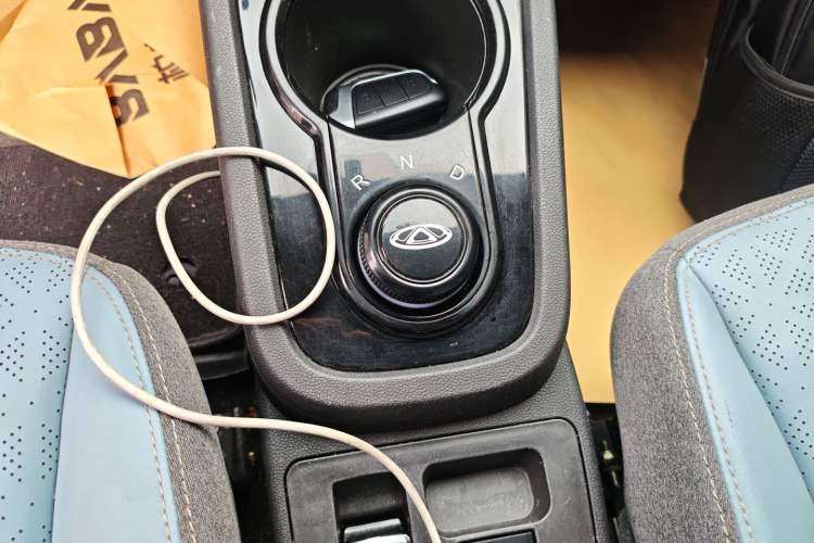 Used Chery QQ Little Ant 2022 Restyled Version Sweet Pink Edition Half-Sugar Version 30.6 kWh 30 kW 301 km Gear Lever