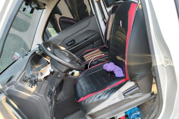 Used Wuling Hongguang V 2019 1.5L Jingqu Version China VI LAR
