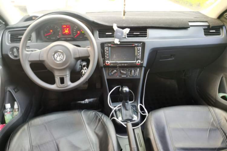 Used Volkswagen Santana 2015 1.6L Automatic Fashion Edition