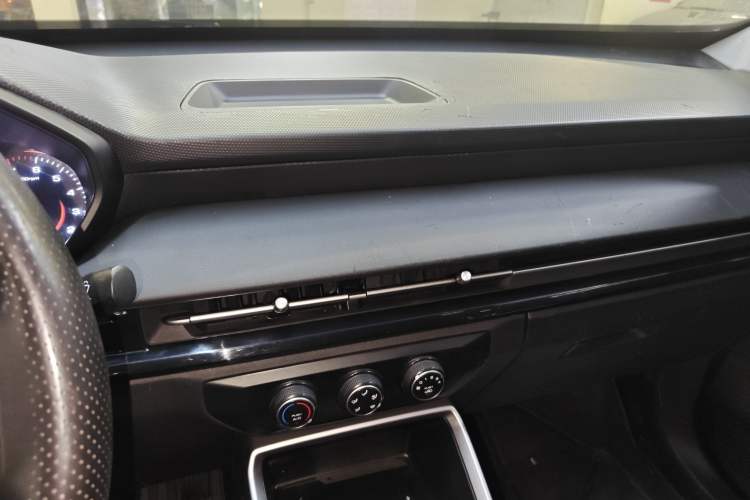 Used Wuling Alvez 2023 1.5L CVT Comfort Edition
