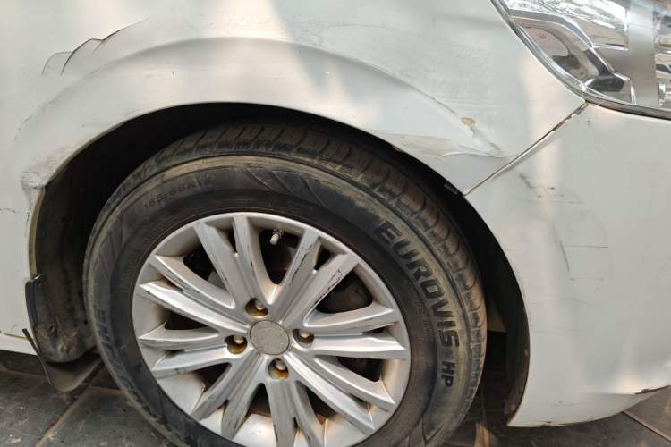 Used Peugeot 301 2016 1.6L Automatic Comfort Edition Right Front Wheel Hub