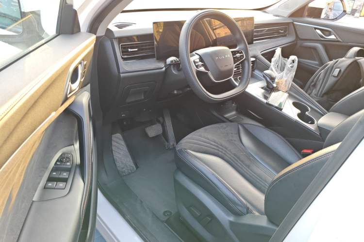 Used Roewe D5X DMH 2024 135 Tech Edition
